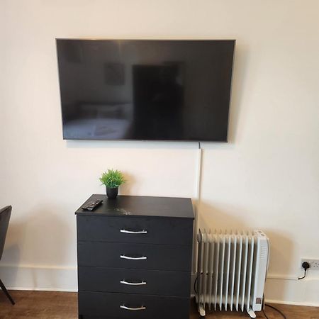 Immaculate 1-Bedroom In Greenhithe 外观 照片