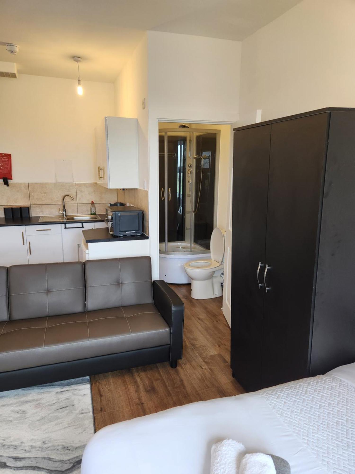Immaculate 1-Bedroom In Greenhithe 外观 照片